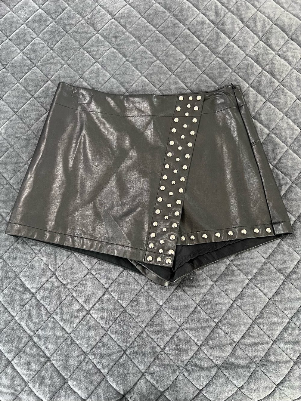 Free People Emmy Studded Faux Leather Mini Skort Skirt Women’s Size 2 Black - Picture 3 of 12